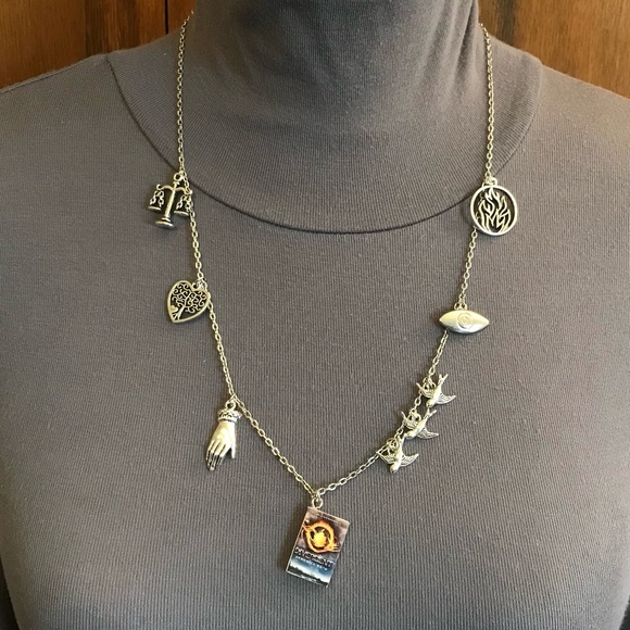 Divergent by Veronica Roth Handmade Literature Necklace, Book Cover, 3 Birds - Picture 9 of 16